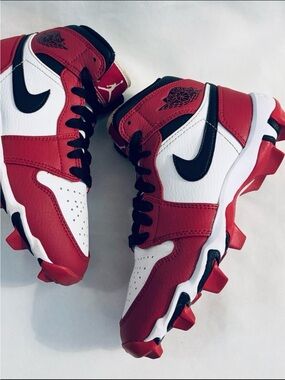 Jordan 1 Mid ‘Chicago Football Cleats